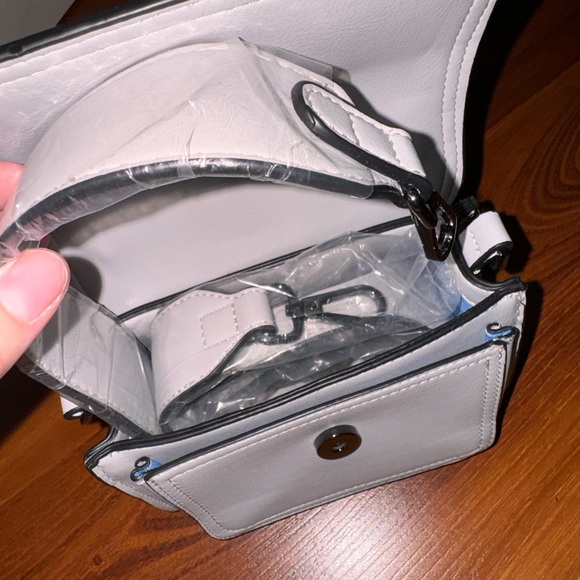 HVISK Renei Mini Light Grey Crossbody Bag - Picture 4 of 4